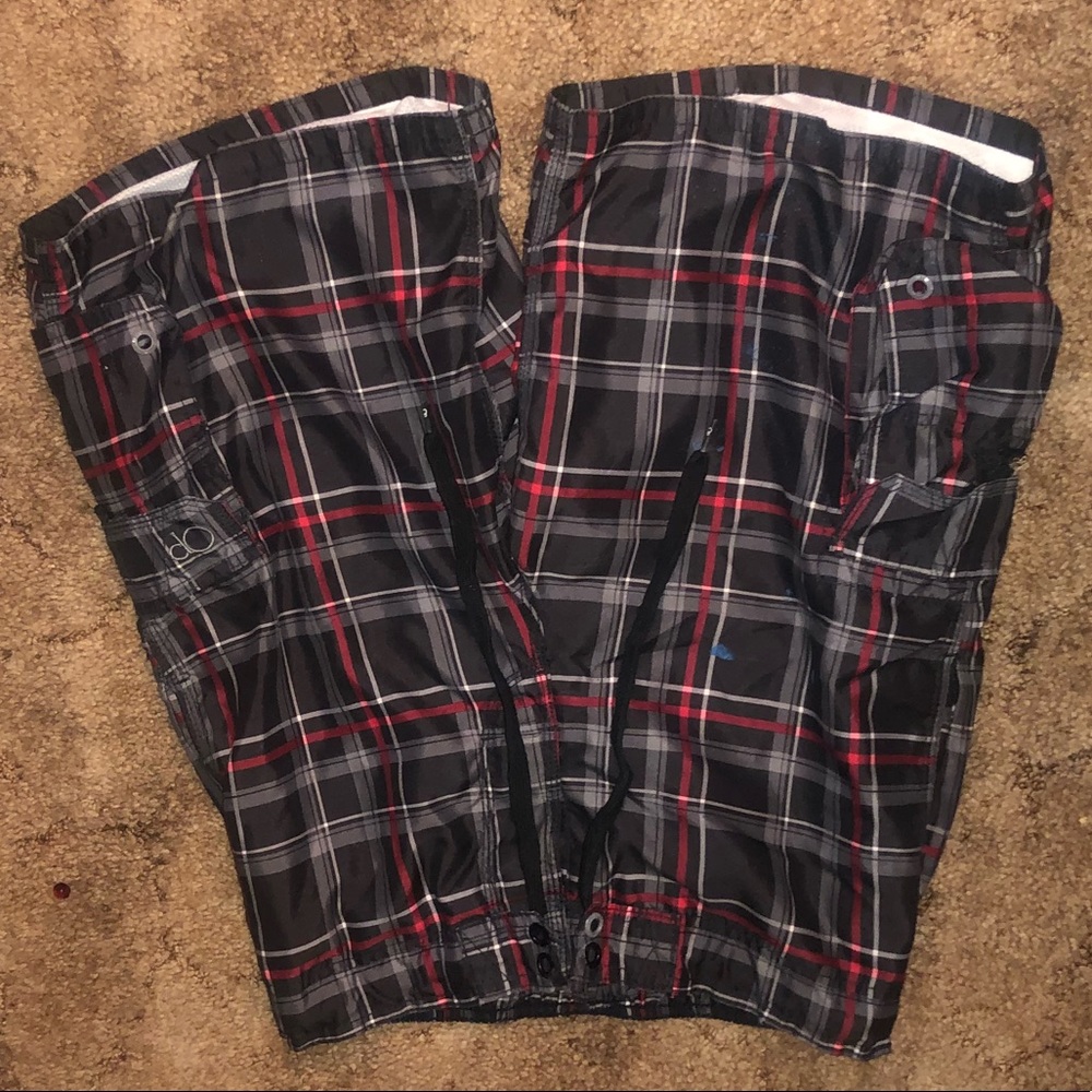 Men’s swim trunks with lining attached